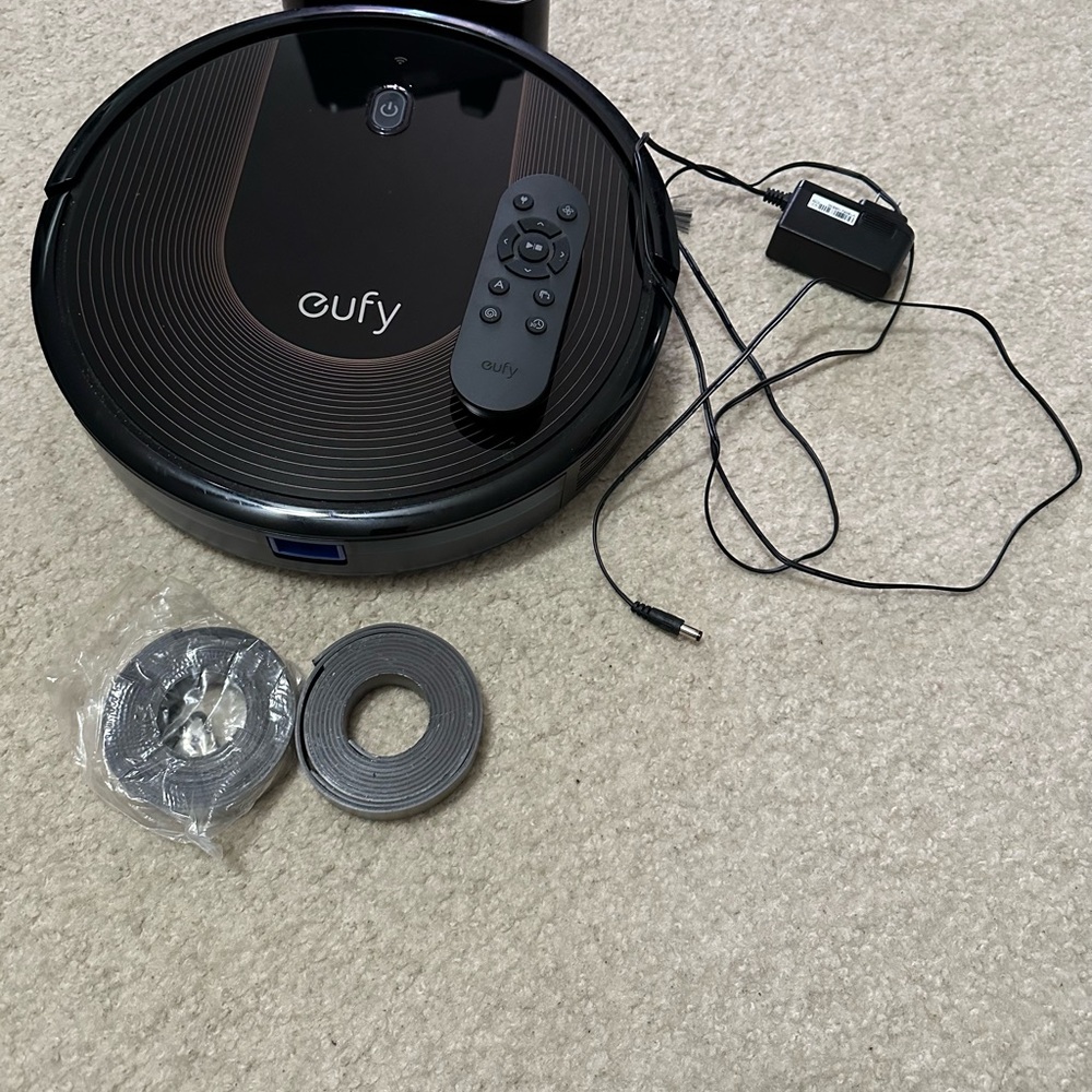 Eufy RoboVac 30C in Black —
